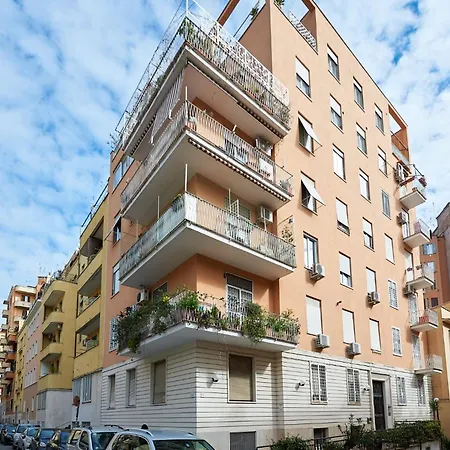 Accogliente Monolocale A Ben Collegato Vicino A Luiss E Sapienza Appartamento Roma
